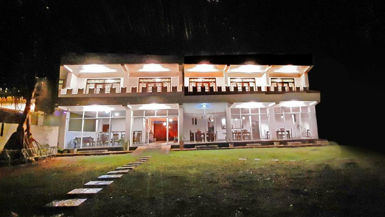 Akurala Beach Boutique Resort ภายนอก รูปภาพ