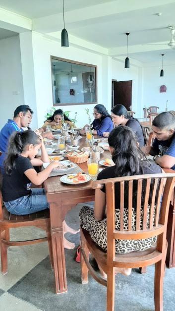 Akurala Beach Boutique Resort ภายนอก รูปภาพ