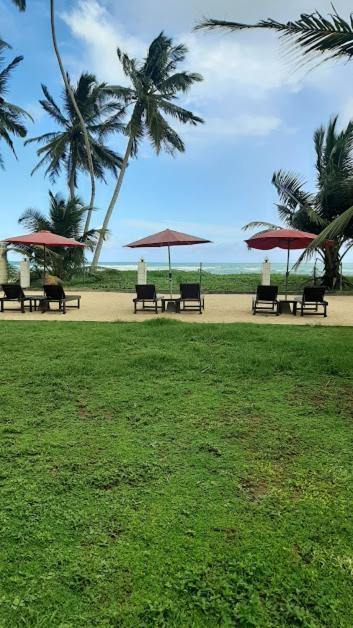 Akurala Beach Boutique Resort ภายนอก รูปภาพ