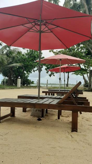 Akurala Beach Boutique Resort ภายนอก รูปภาพ
