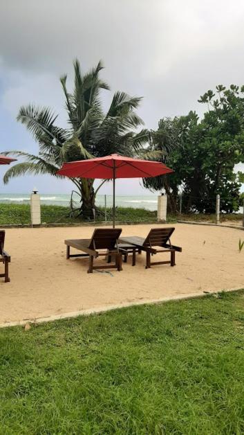 Akurala Beach Boutique Resort ภายนอก รูปภาพ