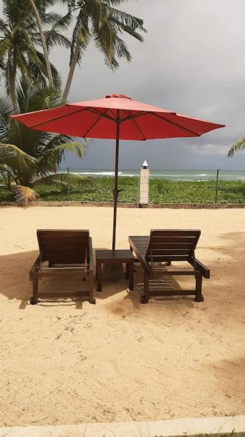 Akurala Beach Boutique Resort ภายนอก รูปภาพ